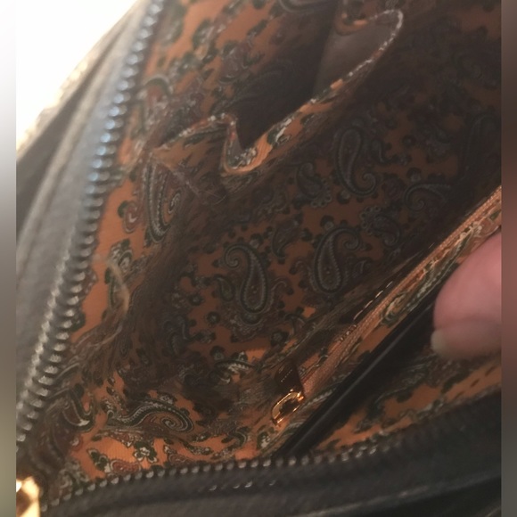 Calja Italian Artistic Leather Crossbody Handbag with Elegant Embossed Pattern - Picture 14 of 14